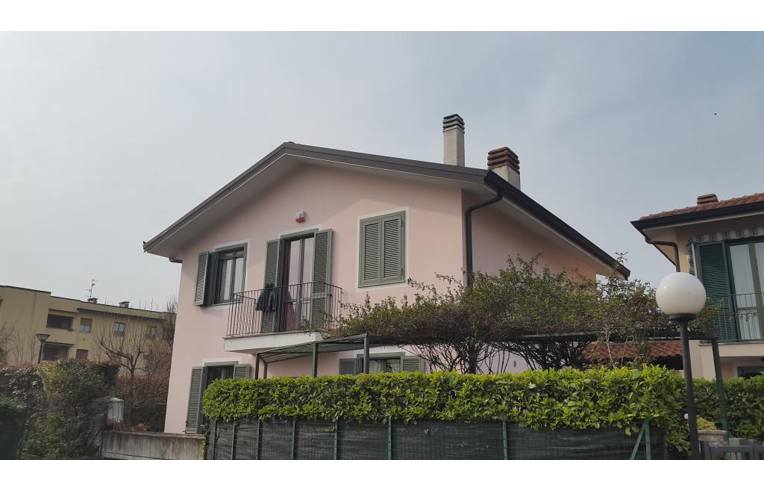 casa indipendente in vendita ad Origgio