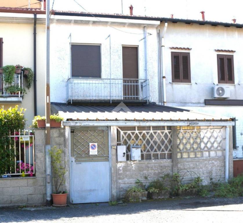 appartamento in vendita ad Origgio in zona Cascina Muschiona