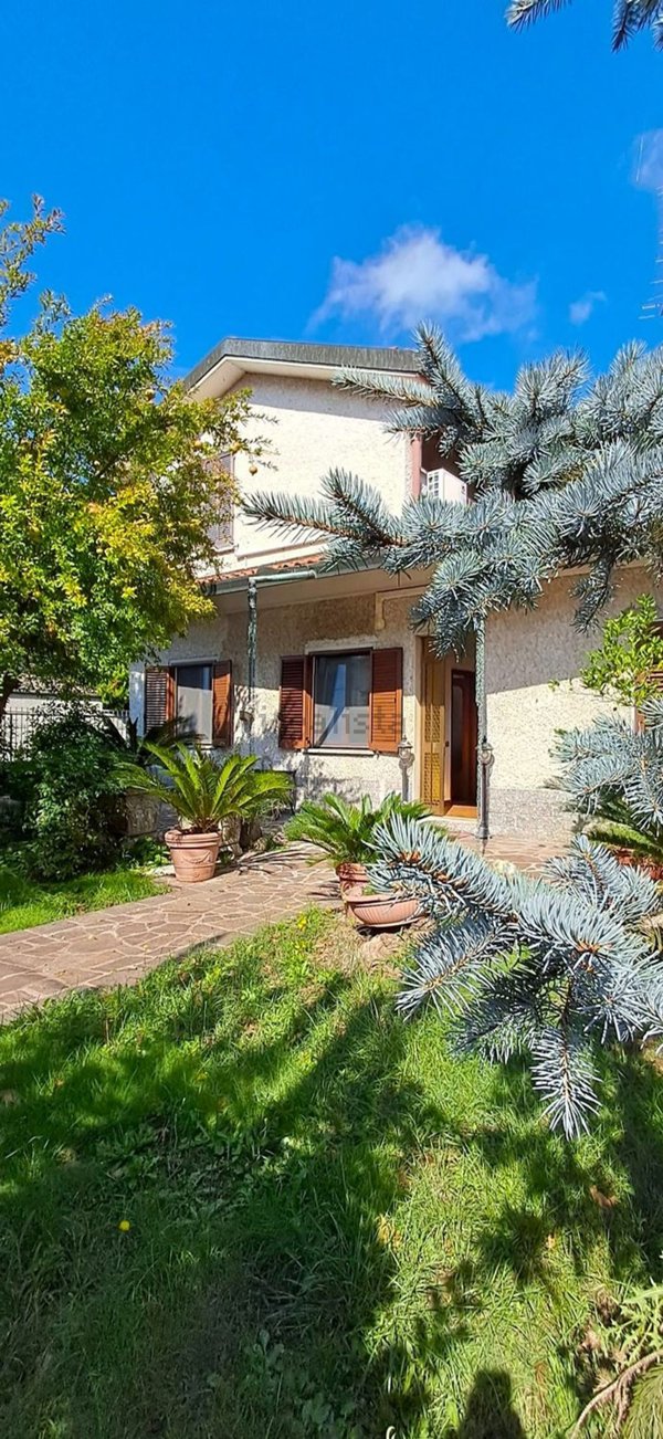 casa indipendente in vendita ad Origgio