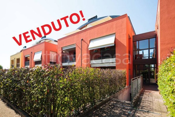 appartamento in vendita ad Origgio in zona Cascina Muschiona