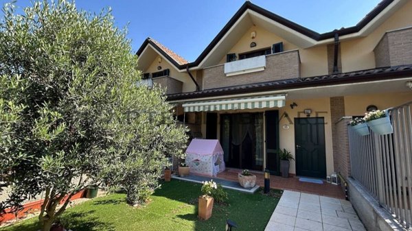 casa indipendente in vendita ad Origgio in zona Cascina Broggio