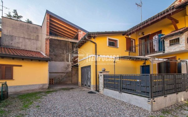 casa indipendente in vendita ad Origgio
