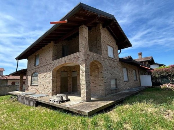 casa indipendente in vendita ad Origgio in zona Cascina Broggio