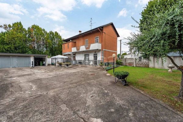 casa indipendente in vendita ad Origgio in zona Cascina Muschiona