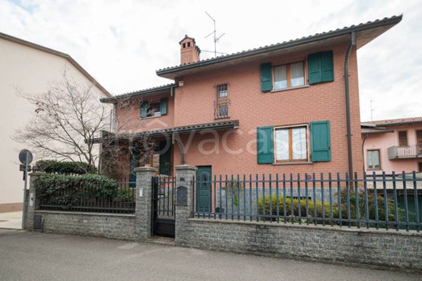 casa indipendente in vendita ad Origgio in zona Cascina Muschiona