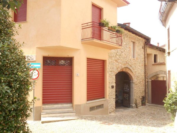 intera palazzina in vendita ad Orino
