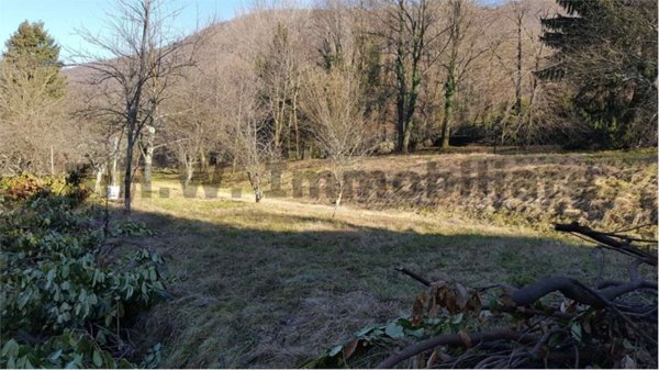 terreno edificabile in vendita ad Orino