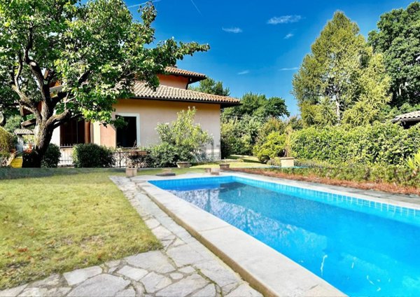 casa indipendente in vendita ad Orino