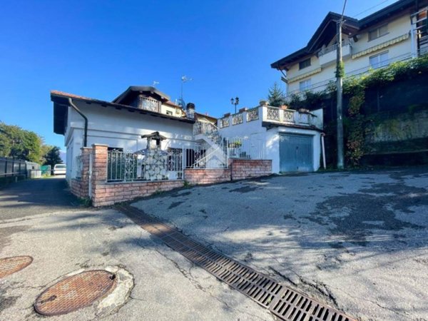 casa indipendente in vendita a Porto Ceresio