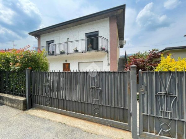 casa indipendente in vendita a Porto Ceresio