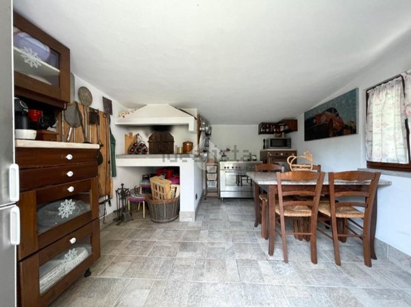 casa indipendente in vendita a Porto Ceresio
