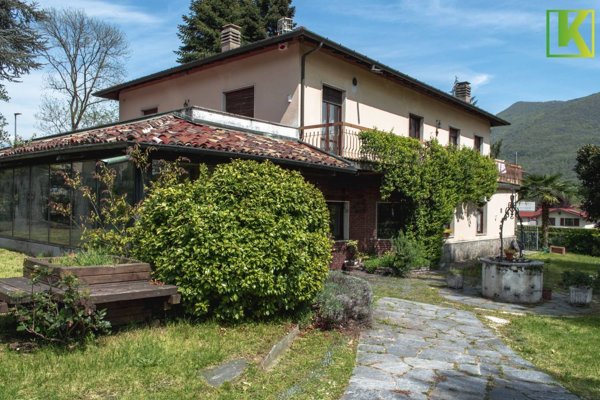 casa indipendente in vendita a Porto Ceresio