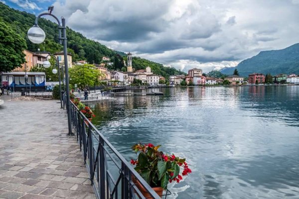 ufficio in vendita a Porto Ceresio