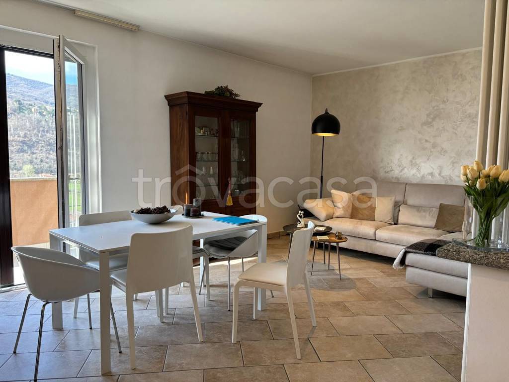 appartamento in vendita a Porto Ceresio