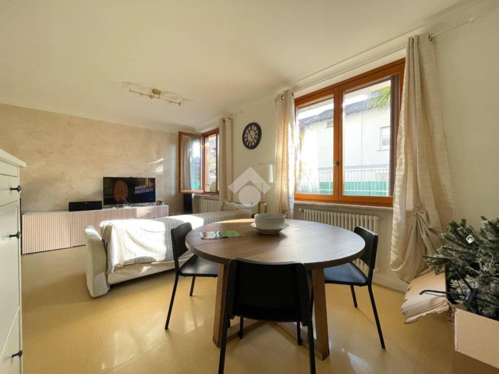 appartamento in vendita a Porto Ceresio