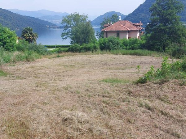 terreno edificabile in vendita a Porto Ceresio
