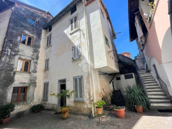 casa indipendente in vendita a Porto Ceresio