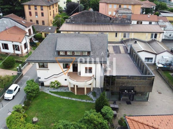 casa indipendente in vendita a Porto Ceresio