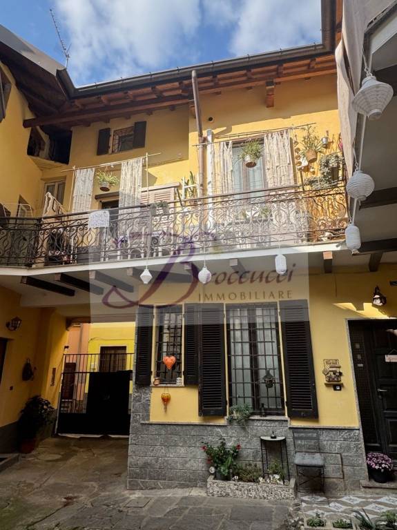 appartamento in vendita a Porto Ceresio