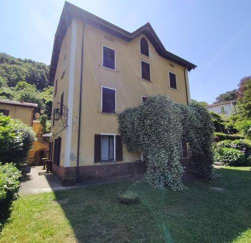 casa indipendente in vendita a Porto Ceresio