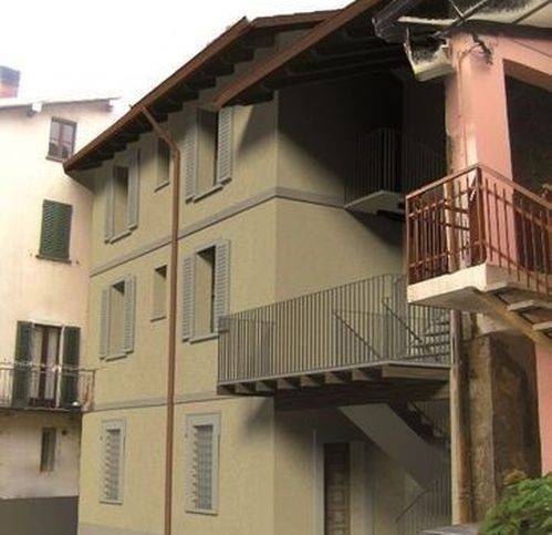 casa indipendente in vendita a Porto Ceresio