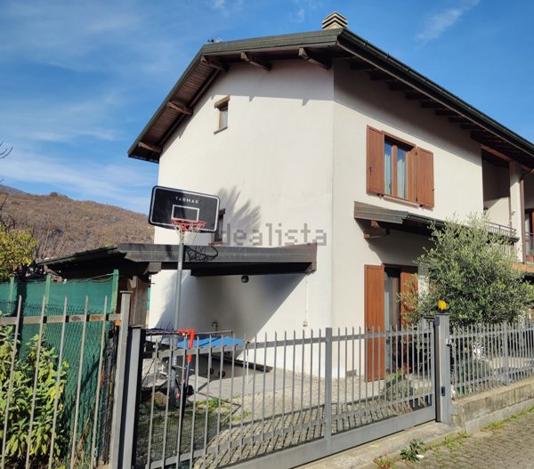 casa indipendente in vendita a Porto Ceresio