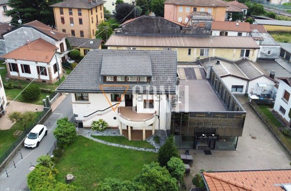 casa indipendente in vendita a Porto Ceresio