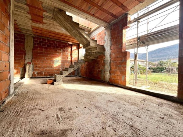 casa indipendente in vendita a Porto Ceresio