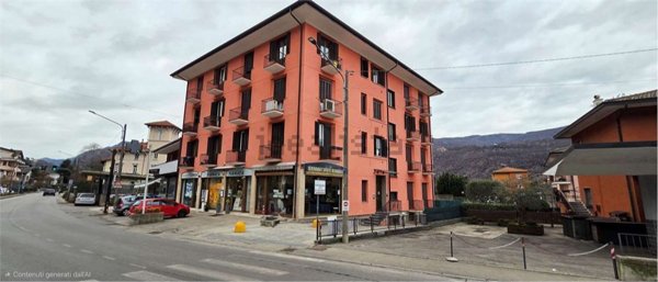 locale commerciale in vendita a Porto Ceresio