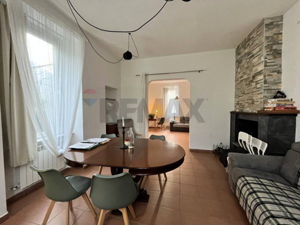 casa indipendente in vendita a Porto Ceresio in zona Bolletta