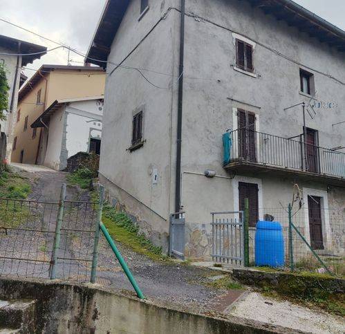 attico in vendita a Porto Ceresio in zona Cà del Monte