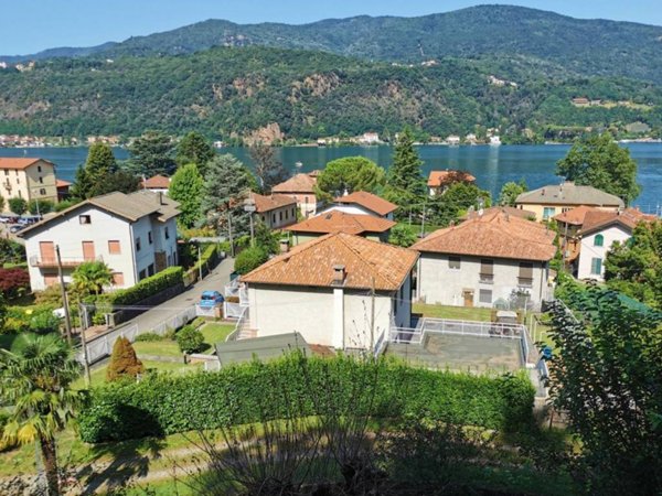 casa indipendente in vendita a Porto Ceresio
