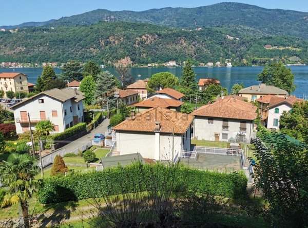 casa indipendente in vendita a Porto Ceresio