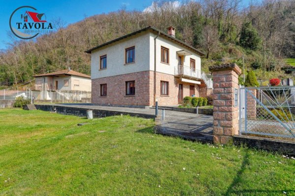 casa indipendente in vendita a Porto Ceresio