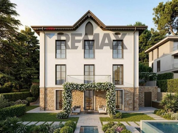 casa indipendente in vendita a Porto Ceresio in zona Bolletta