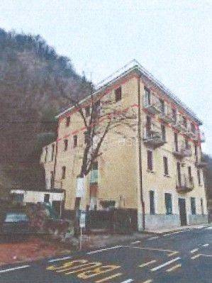 appartamento in vendita a Porto Ceresio in zona Cà del Monte