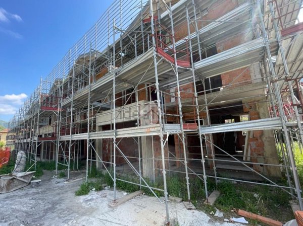 casa indipendente in vendita a Porto Ceresio