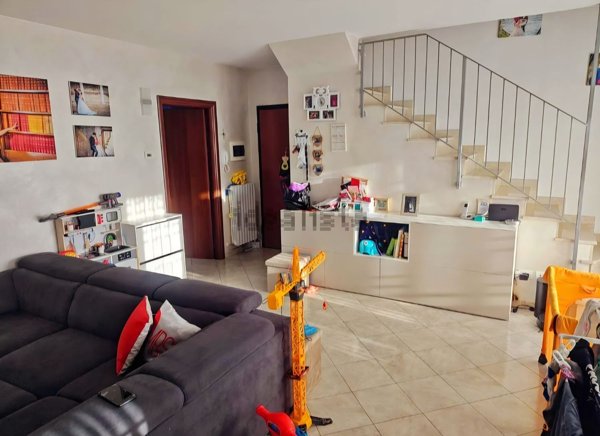 appartamento in vendita a Porto Ceresio in zona Bolletta
