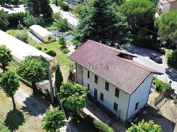 casa indipendente in vendita a Porto Ceresio in zona Bolletta