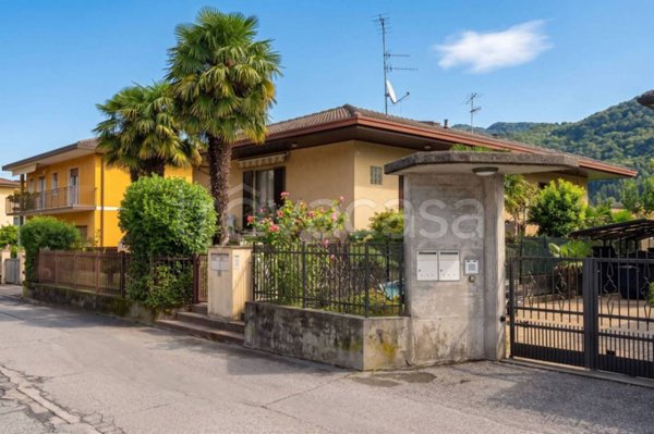 casa indipendente in vendita a Porto Ceresio