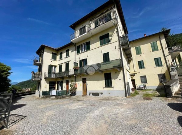 appartamento in vendita a Porto Ceresio in zona Bolletta