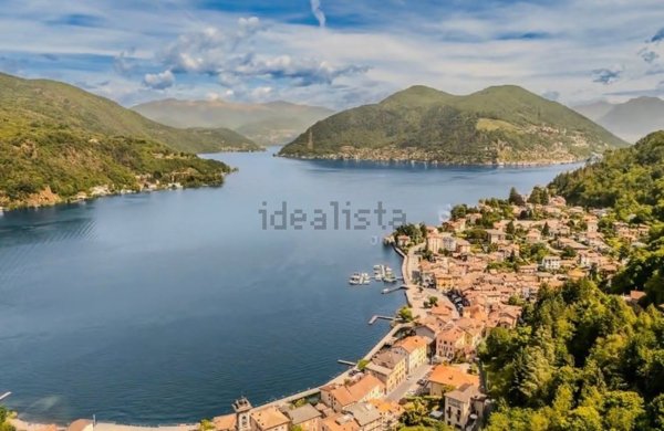 casa indipendente in vendita a Porto Ceresio in zona Bolletta