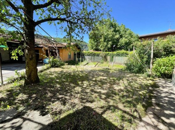 appartamento in vendita a Porto Ceresio in zona Bolletta