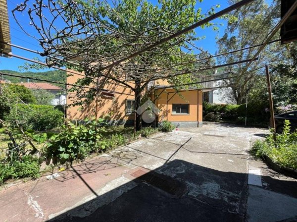 appartamento in vendita a Porto Ceresio in zona Bolletta