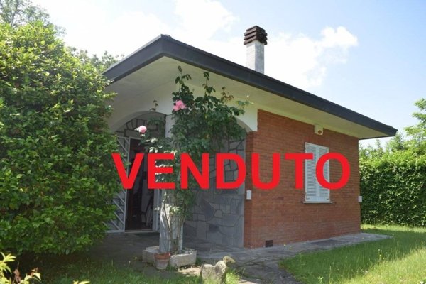 casa indipendente in vendita a Porto Valtravaglia