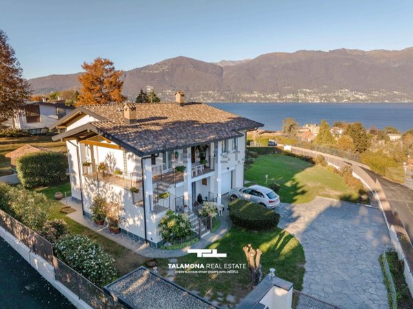 casa indipendente in vendita a Porto Valtravaglia