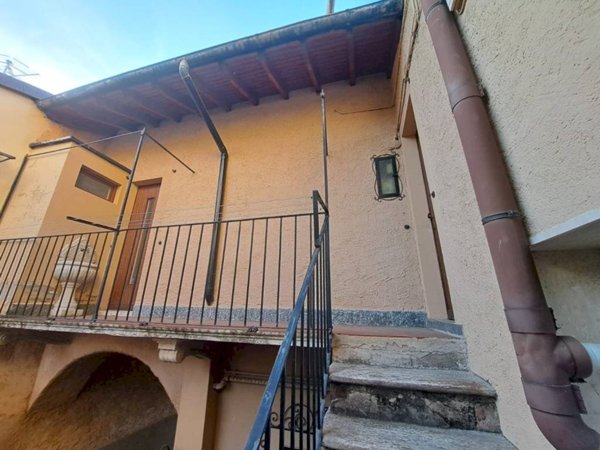 appartamento in vendita a Porto Valtravaglia