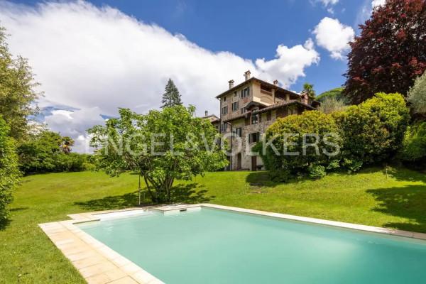 casa indipendente in vendita a Porto Valtravaglia in zona Torre