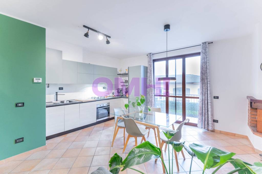 appartamento in vendita a Porto Valtravaglia in zona Domo