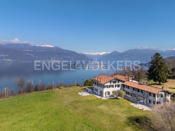 casa indipendente in vendita a Porto Valtravaglia